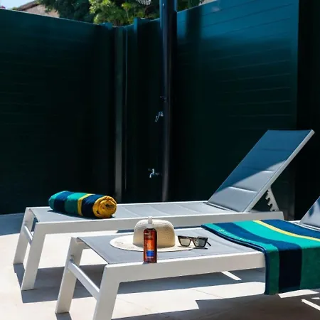 L&r - Private Pool Апартаменты Супетар
