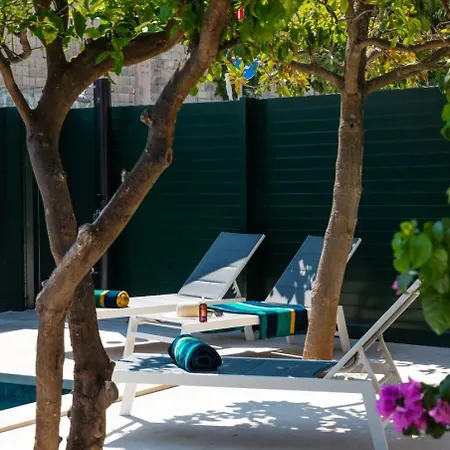 L&r - Private Pool Апартаменты