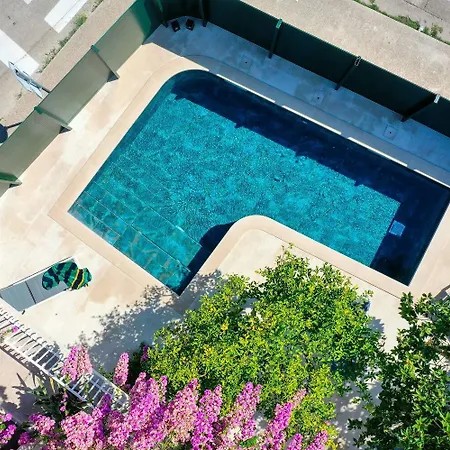 L&r - Private Pool Апартаменты